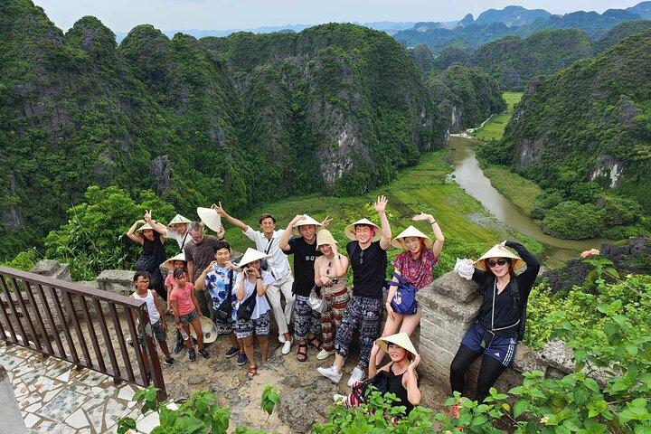 Hanoi: Ninh Binh Full Day Tour Hoa Lu, Tam Coc & Mua Caves