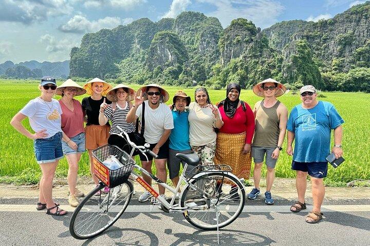 Hanoi: Ninh Binh Full Day Tour Hoa Lu, Tam Coc & Mua Caves