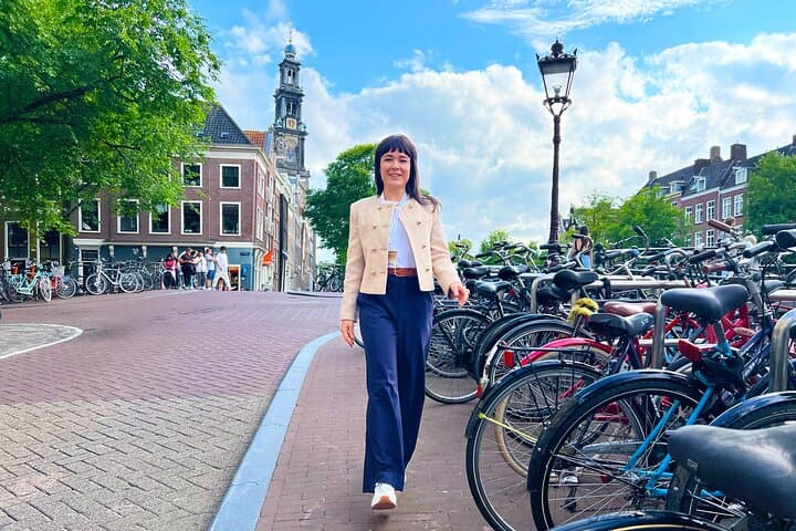 Historical Highlights Walking Tour with private local Dutch guide
