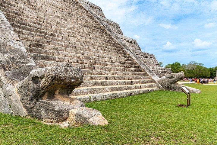 Small Group tour to Chichen Itza early arrival Ekbalam and Cenote