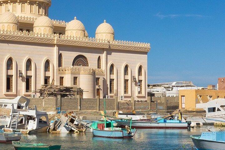 Hurghada City Tour: Old Town, Mosque, Marina & Shopping