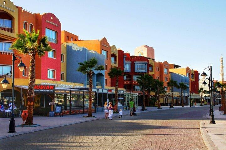 Hurghada City Tour: Old Town, Mosque, Marina & Shopping