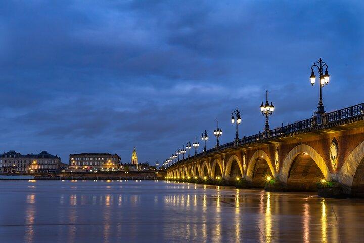 Bordeaux Night Tour: Private Evening Highlights Experience
