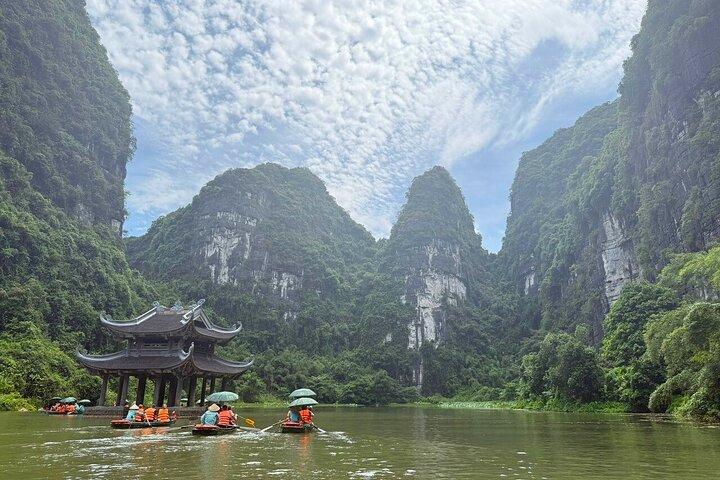 From Hanoi: Day Trip to Trang An Scenic Landscape & Hoa Lu