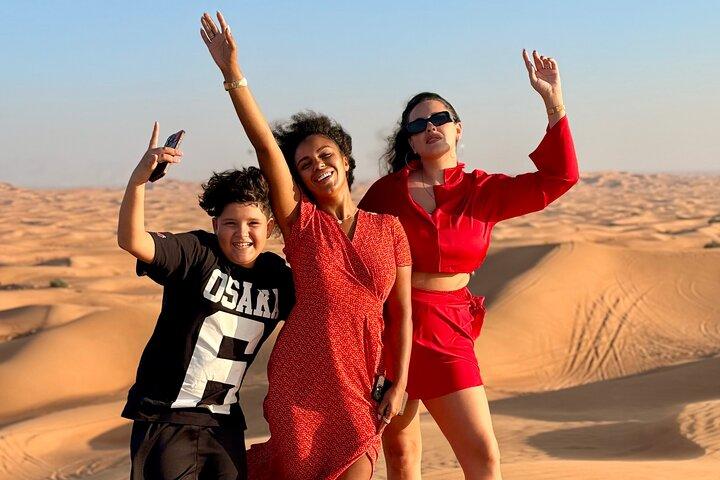 Evening Desert Safari in Red Dunes Dubai with Dinner and Show
