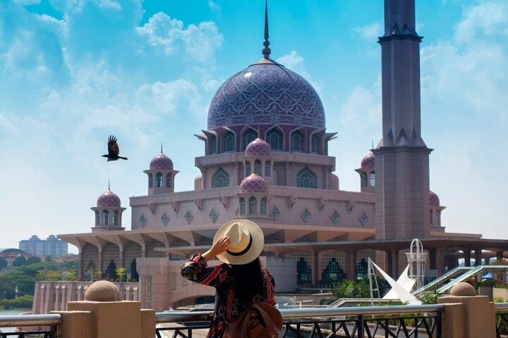 Private Half Day Putrajaya Tour with Lake Cruise Experience