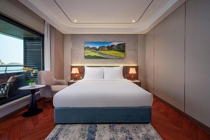 2-Day 6-Star Luxury Cruise Through Ha Long & Lan Ha Bay