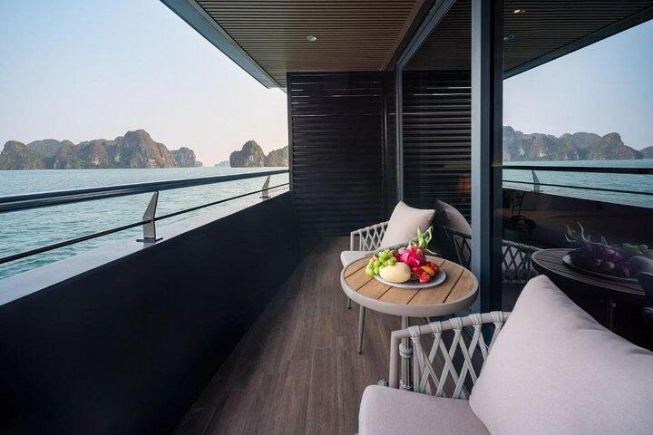 2-Day 6-Star Luxury Cruise Through Ha Long & Lan Ha Bay