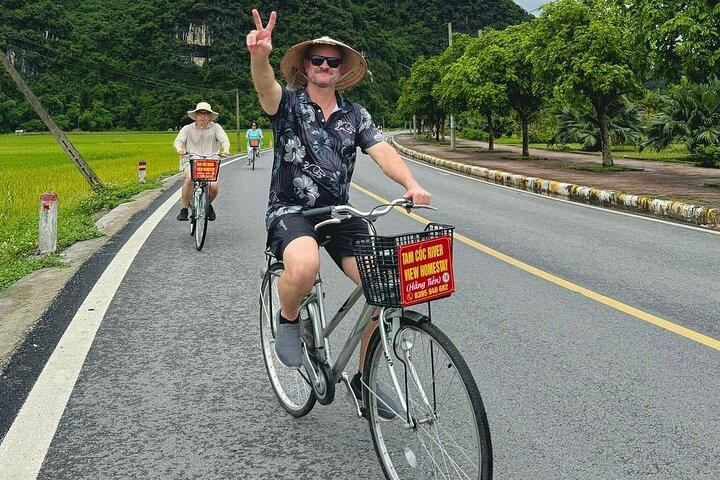 Day Trip from Hanoi: Explore Hoa Lu Temples & Tam Coc Boat Tour