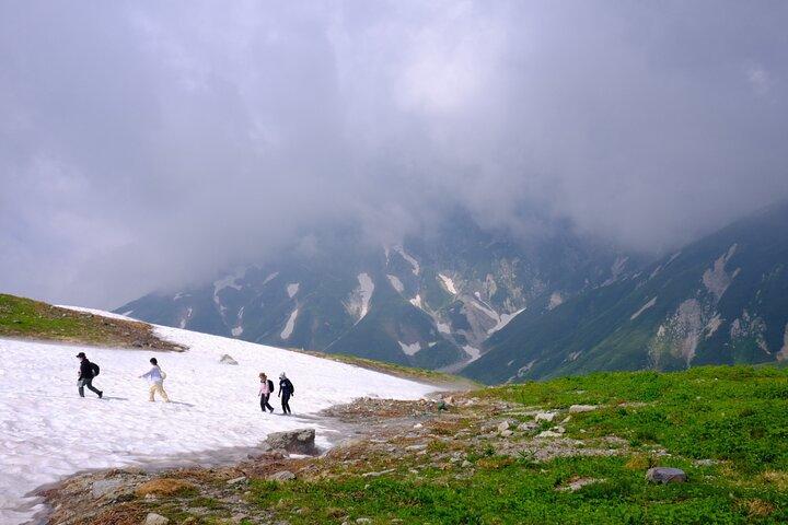 Tateyama Kurobe Alpine Route: Private Tour to World's Edge
