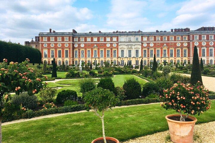 Hampton Court Palace Half Day Trip from London with Tickets