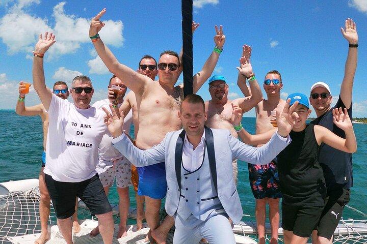Unforgettable Catamaran Journey: Cancun to Isla Mujeres!