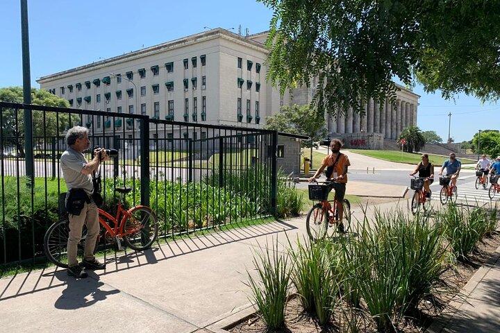 Buenos Aires Bike Tour: North Districts, Recoleta and Palermo