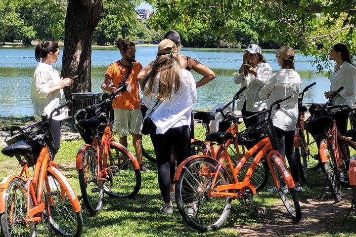 Buenos Aires Bike Tour: North Districts, Recoleta and Palermo