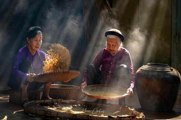 Private Tour Explore Hidden Gems of Duong Lam Ancient Village