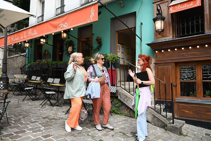 Montmartre Walking Tour with Secret Tales, Views & Croissant