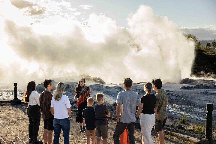 Te Puia: Te Pō Indigenous Evening Experience Combo