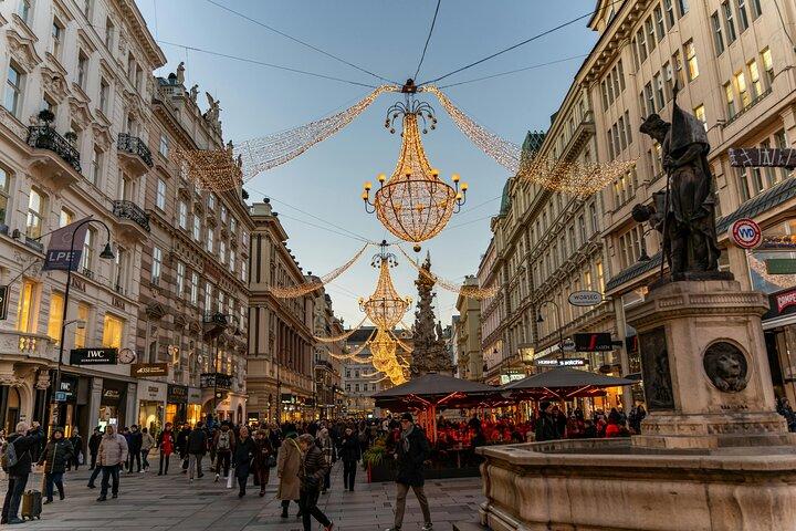 Vienna Christmasmarket Walk: 5 Markets & Old Town in 3h (DE/EN)