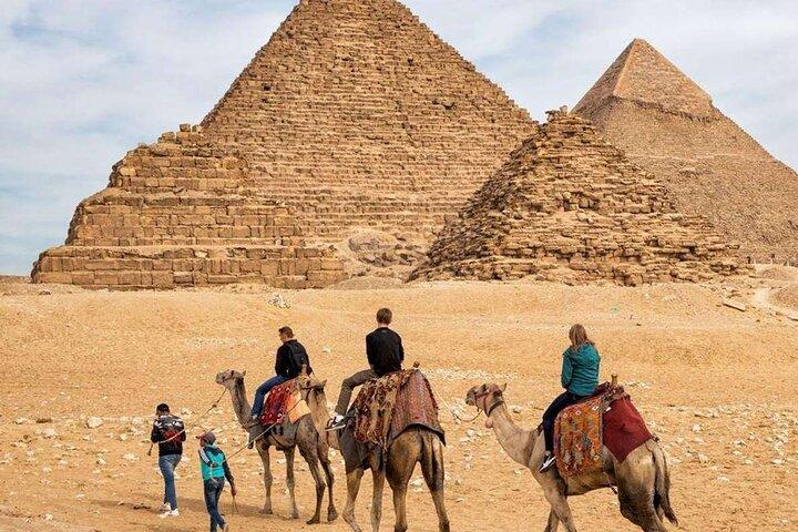Cairo Day Private Tour to Pyramids, Sphinx and Museum with Lunch