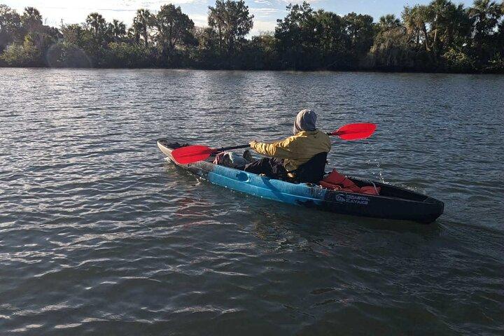 Crystal River: Three Sisters Single Kayak Dry Tour