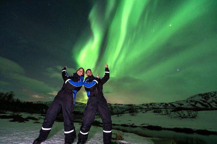Northern Lights Big Bus Chase with Free Photos