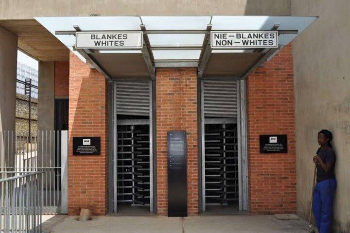 Johannesburg,Soweto & Apartheid museum tour