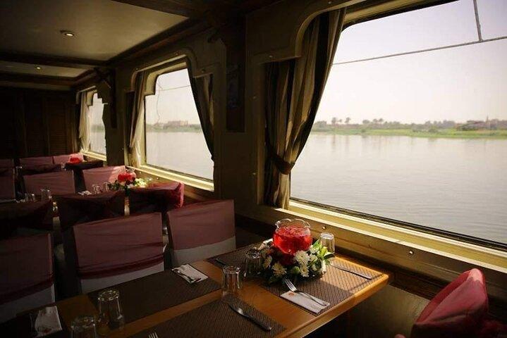nile dinner cruise