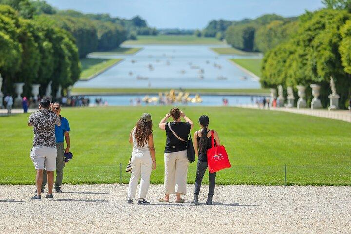 Versailles Palace Guided Day Tour and Trianon from Paris