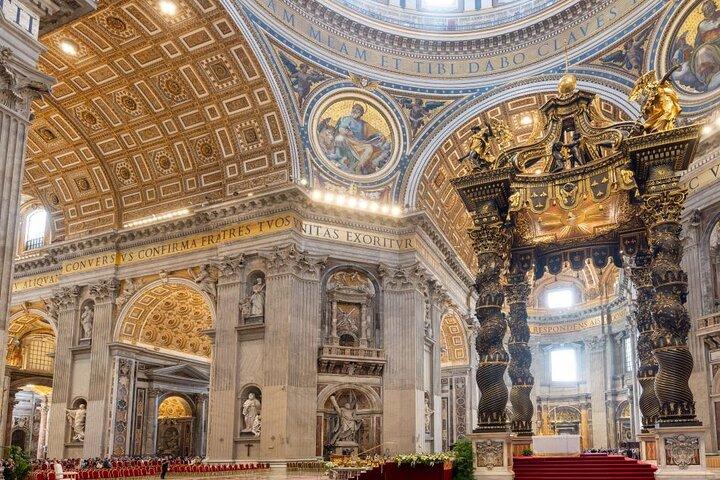 Guided Tour of St. Peter's Basilica in ENGLISH / SPANISH / GERMAN
