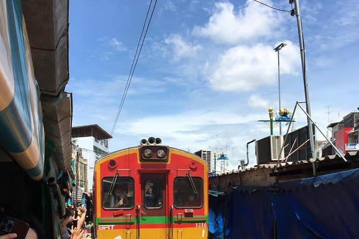 Bangkok Grand Palace Train and Floating Market Tour