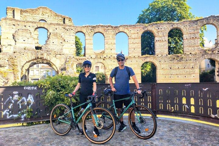 Bordeaux Monuments, Vineyards & winery stop Gravel Bike Tour