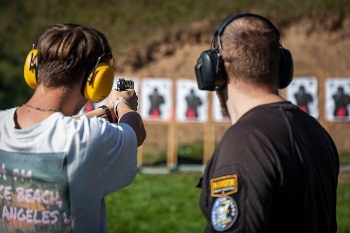 Prague: Outdoor shooting experience 3 to 10 guns + BUS Transfer