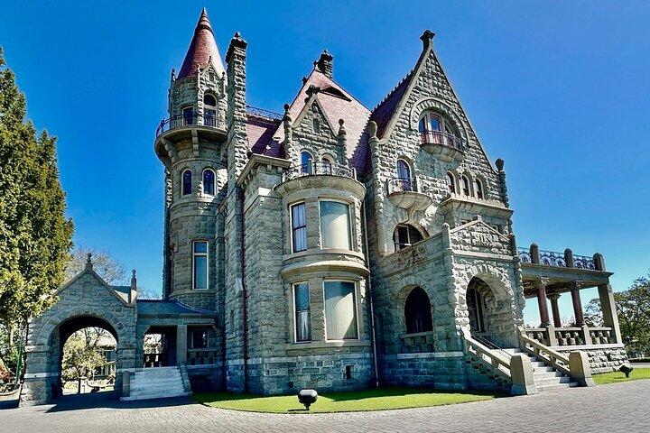 2hr City Highlights Private Tour in Victoria BC