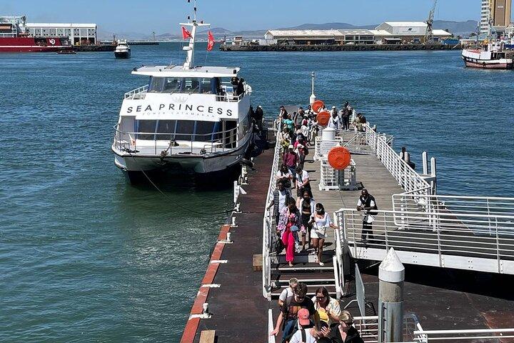 Robben Island & Kirstenbosch Gardens with Wine Tasting Experience