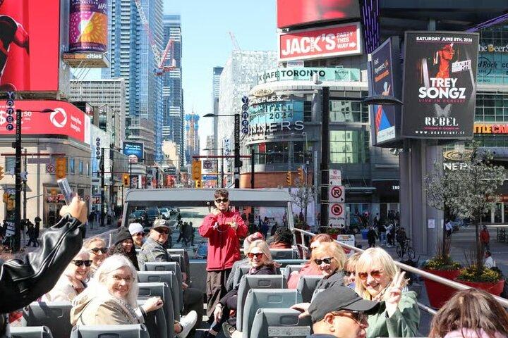 Toronto Hop-On Hop-Off Bus Tour with Scenic Boat Cruise