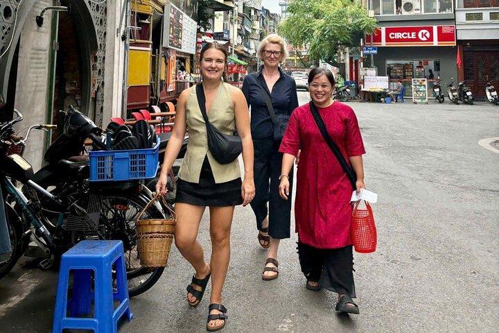 NEW! Private Walking Hanoi Food Tour in the Old Quarter with Hang