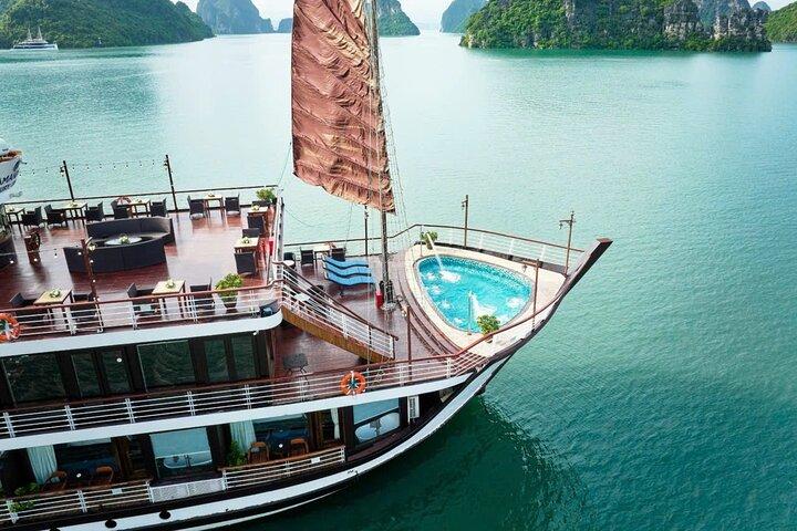 3-Day Lan Ha Bay 5* Cruises and Ninh Binh Day Tour with Bungalow