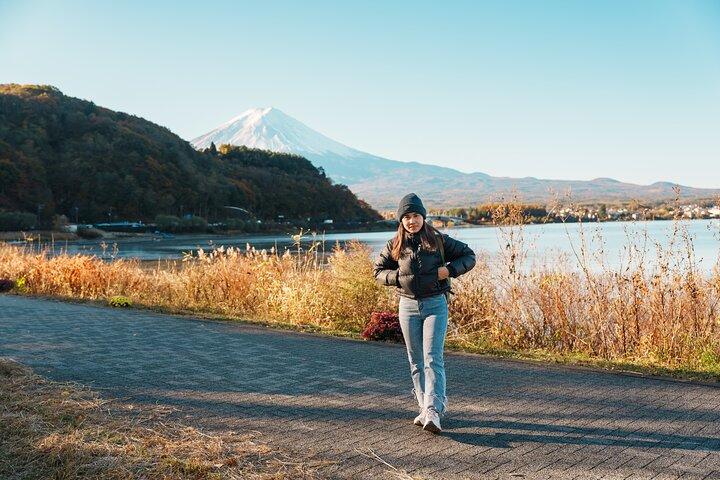 Small Group Tour Mount Fuji and Lake Kawaguchi from Tokyo