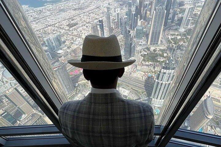 Burj Khalifa Lounge at Levels 152, 153 & 154 + Optional Transfers