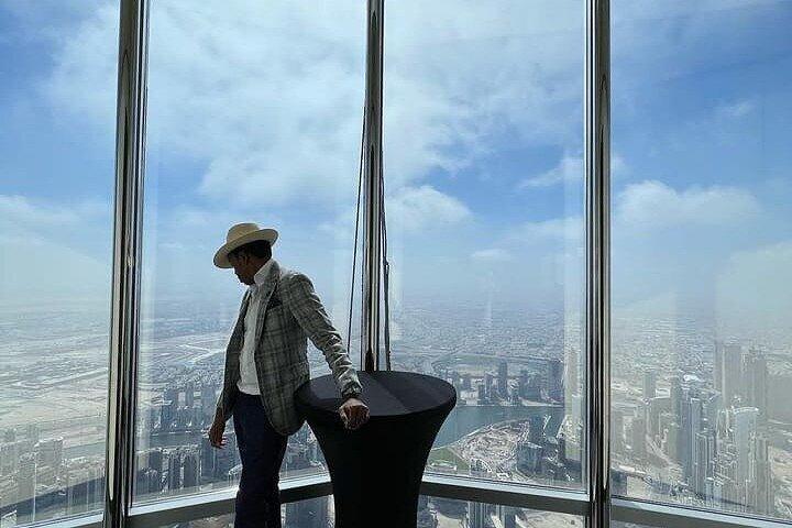Burj Khalifa Lounge at Levels 152, 153 & 154 + Optional Transfers