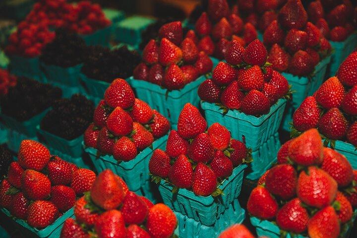 Toronto: Authentic Food Tour with Local & International Flavors