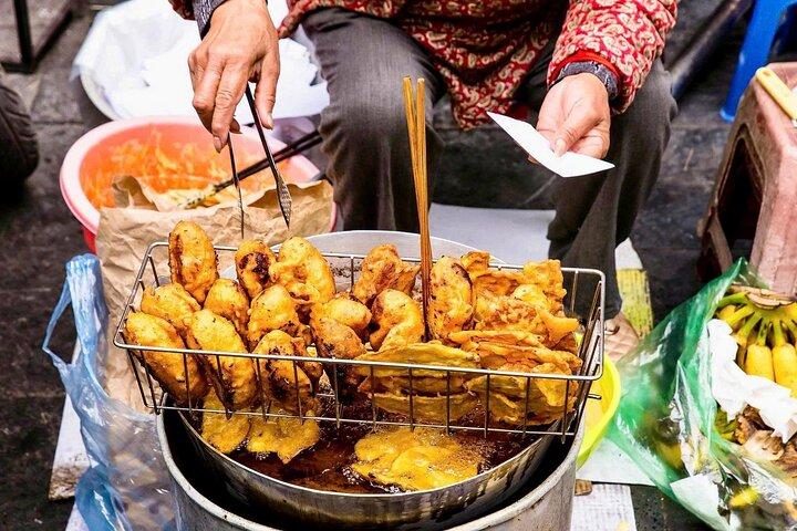 (HOT) Hanoi Guided Street Food and Train Street Tour with Local