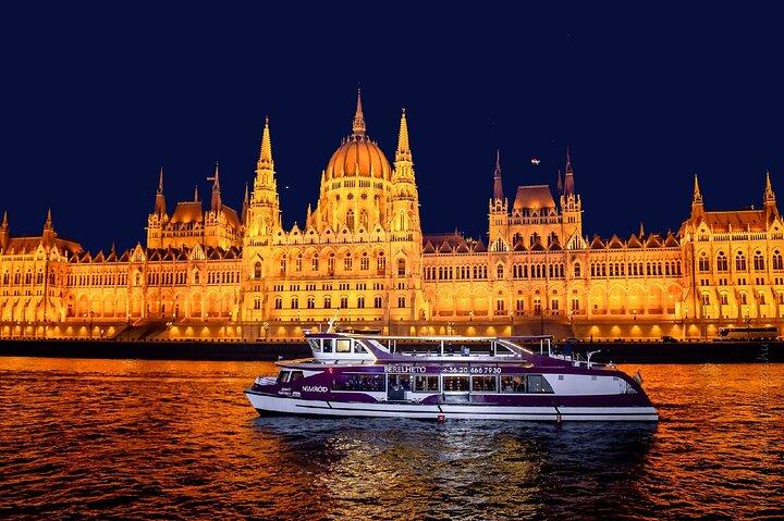 Budapest Audio Guide Cruise with Day, Sunset and Night Options