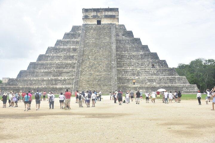 Riviera Maya Tour: Chichen Itza & Ik Kil + Hubiku Cenotes