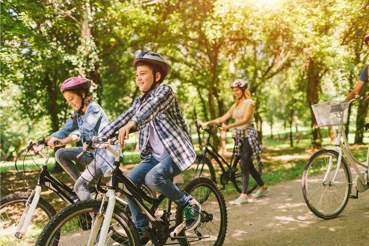 Central Park Bike Rental: Quality Bikes with Map, Helmet, Lock
