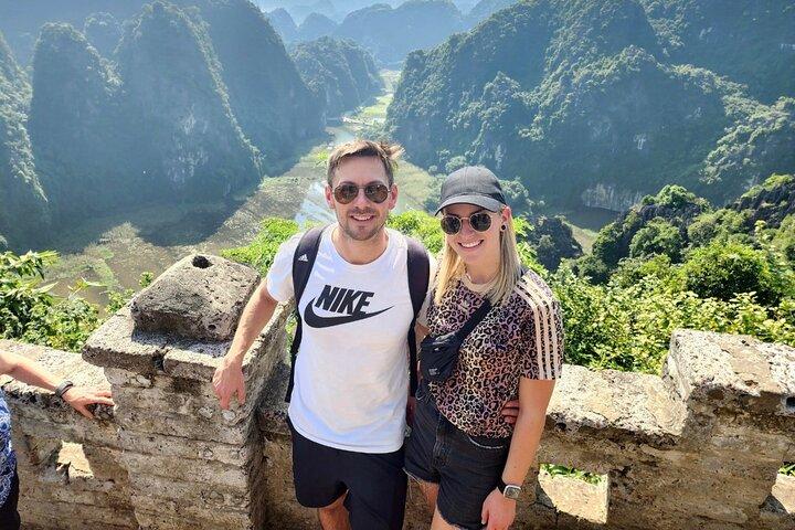 Hanoi: Hoa Lu Mua Caves and Trang An Grottoes Private Day Tour