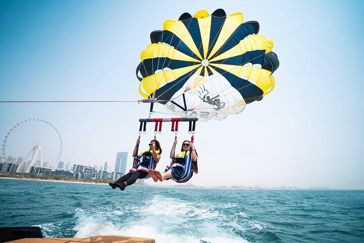 Parasailing in dubai with jbr beach and palm jumeria