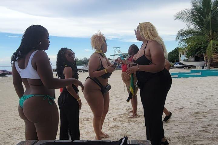 Day tour to Negril Ricks cafe