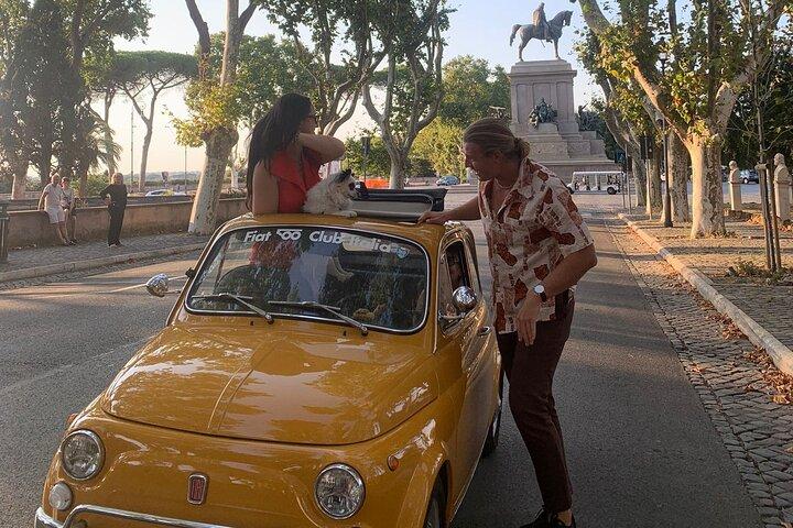 Vintage Rome Unveiled: A Fiat 500 Journey Through Time