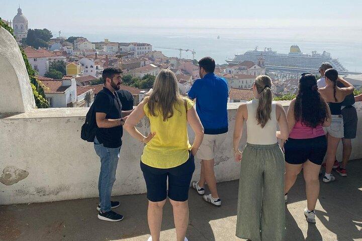 Lisbon Highlights Private Walking Tour 3H